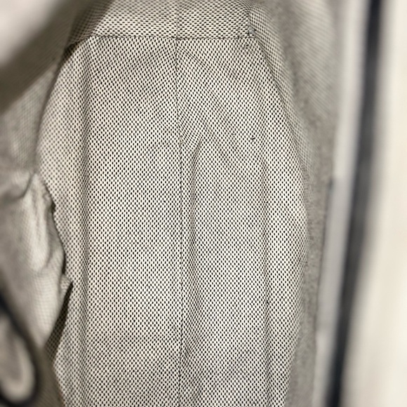 Dooney &Bourke Elegant Black Patterned Crossbody Bag - Picture 9 of 13